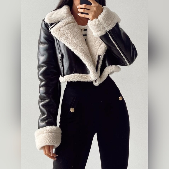 Collared Neck Long Sleeve Plush Cropped Jacket - Picture 4 of 5